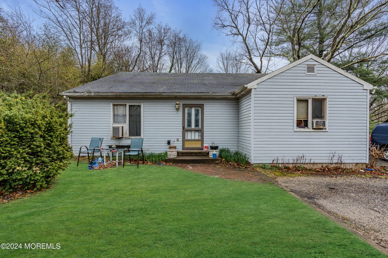Home at 149 South Stump Tavern Road