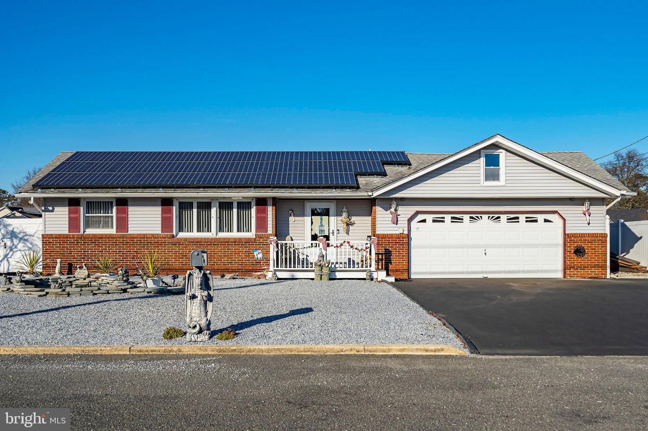 Home at 920 Bowsprit Point