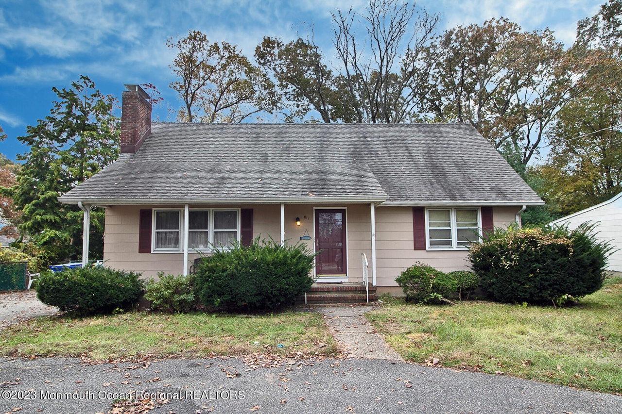 Home at 811 Bay Avenue